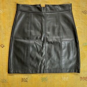 Banana Republic 
Faux leather skirt
Size 0